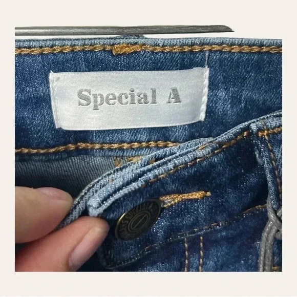 0564. New W/‎ TAGS SPECIAL A SHARK BITE FLARE DENIM JEANS SIZE 1 MWDIUM WASH - Picture 12 of 13